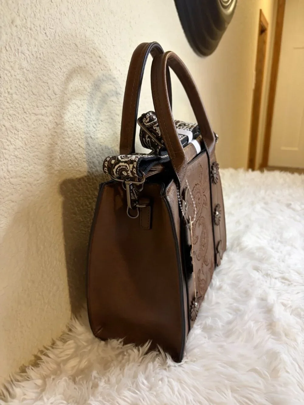 Sam & Hadley Western Paisley Tooled Satchel Brown Crossbody Purse NWT - Picture 3 of 8